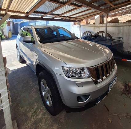 JEEP GRAND CHEROKEE 3.6 LAREDO 4X4 V6 24V GASOLINA 4P AUTOMÁTICO